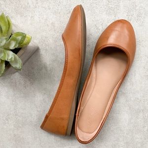 Universal Thread Flat